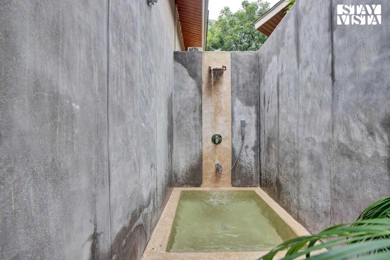 Stayvista'S The Earthen Boutique - City Escape With Spacious Pool, Terrace, Lawn & Indoor-Outdoor Games ウダイプル エクステリア 写真